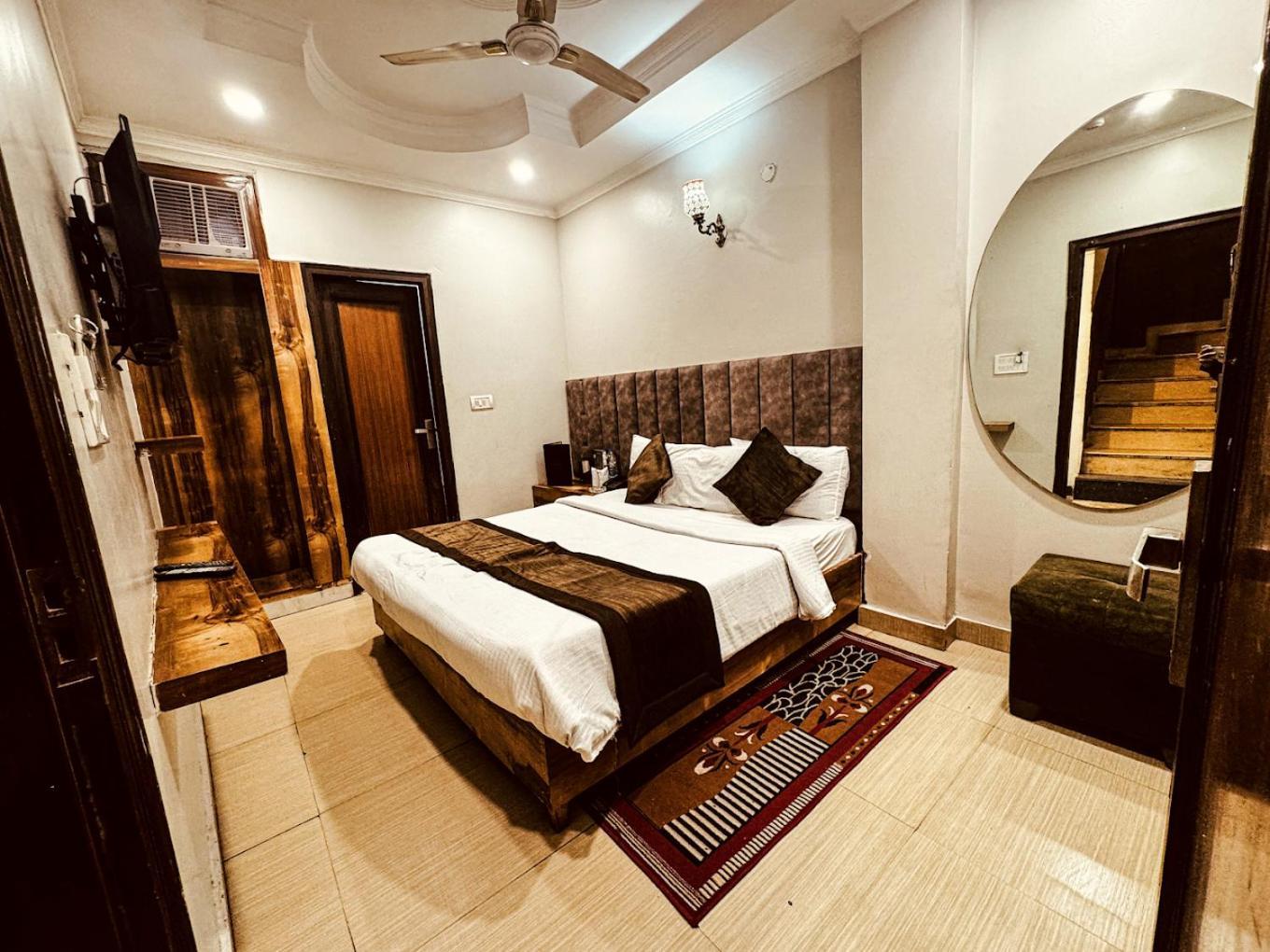 Hotel Jai Balaji, Paharganj, New Delhi Railway Station Bagian luar foto