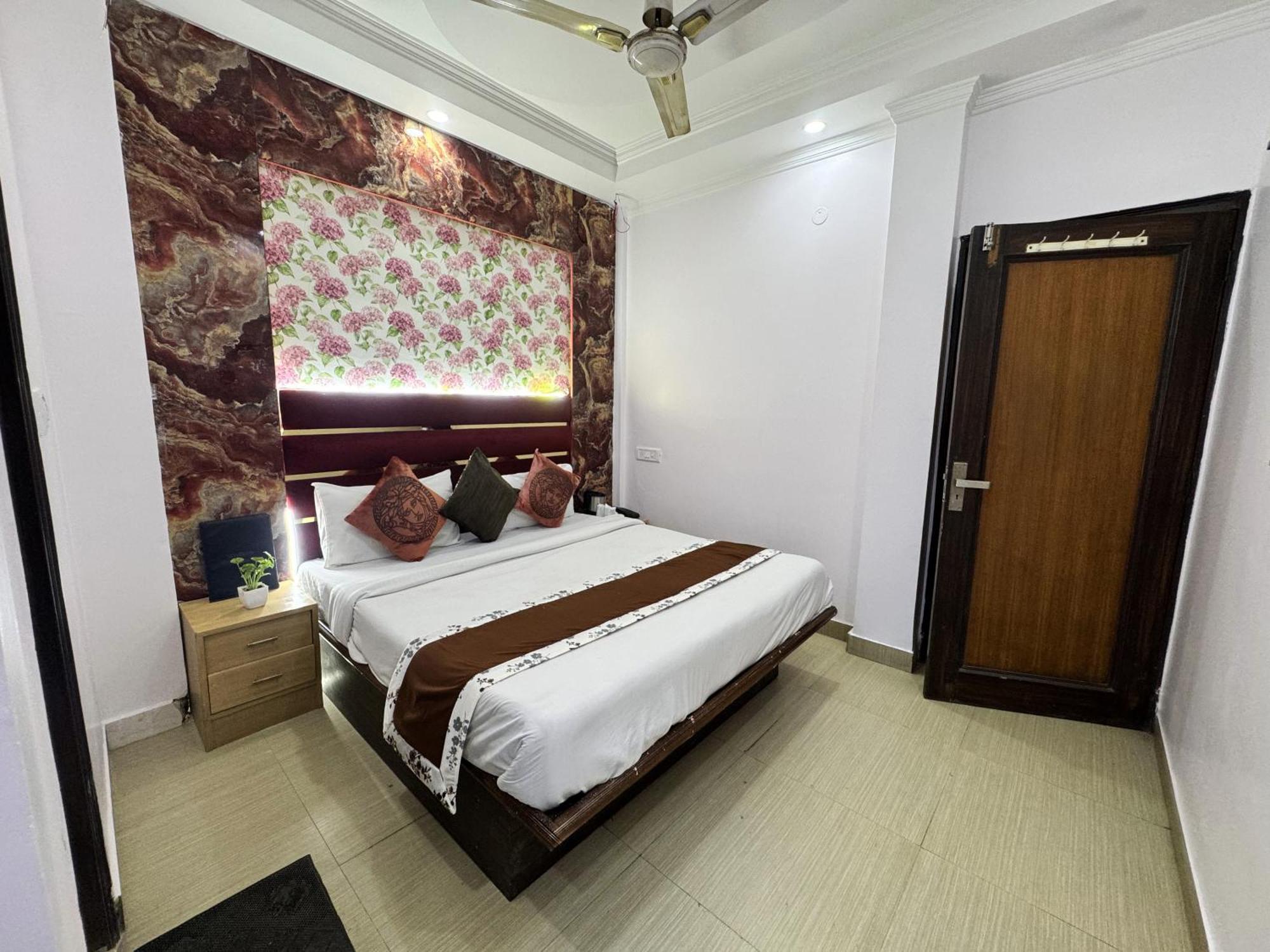 Hotel Jai Balaji, Paharganj, New Delhi Railway Station Bagian luar foto