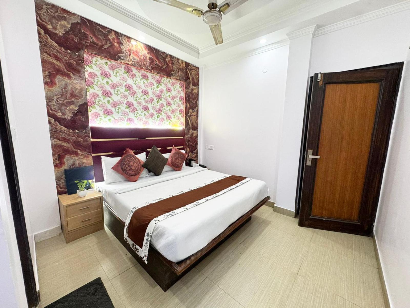 Hotel Jai Balaji, Paharganj, New Delhi Railway Station Bagian luar foto