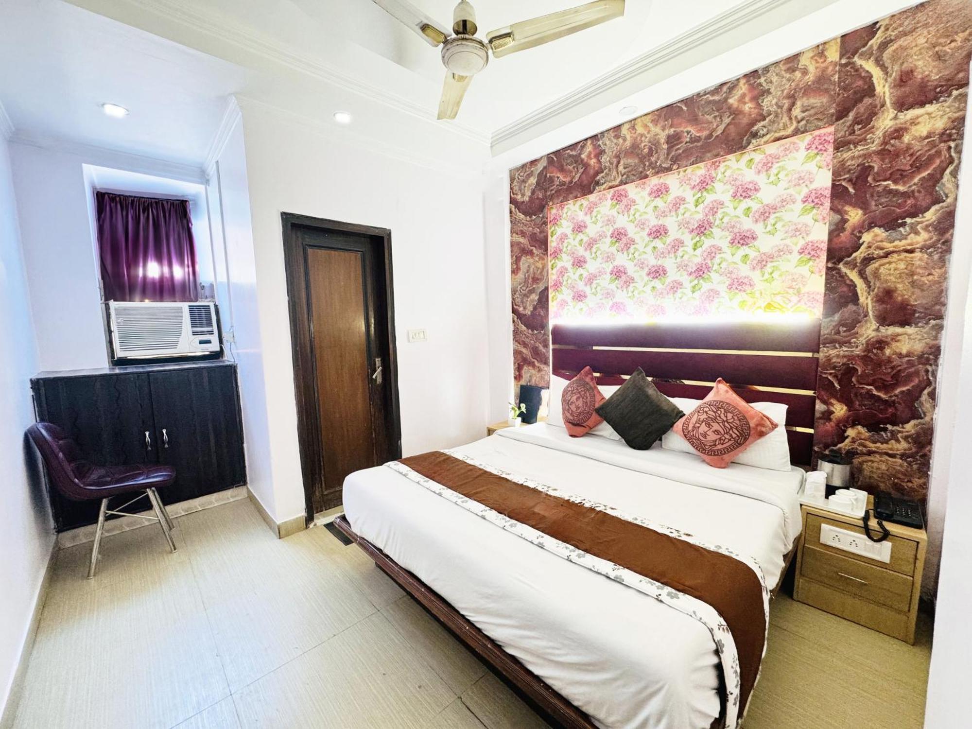 Hotel Jai Balaji, Paharganj, New Delhi Railway Station Bagian luar foto