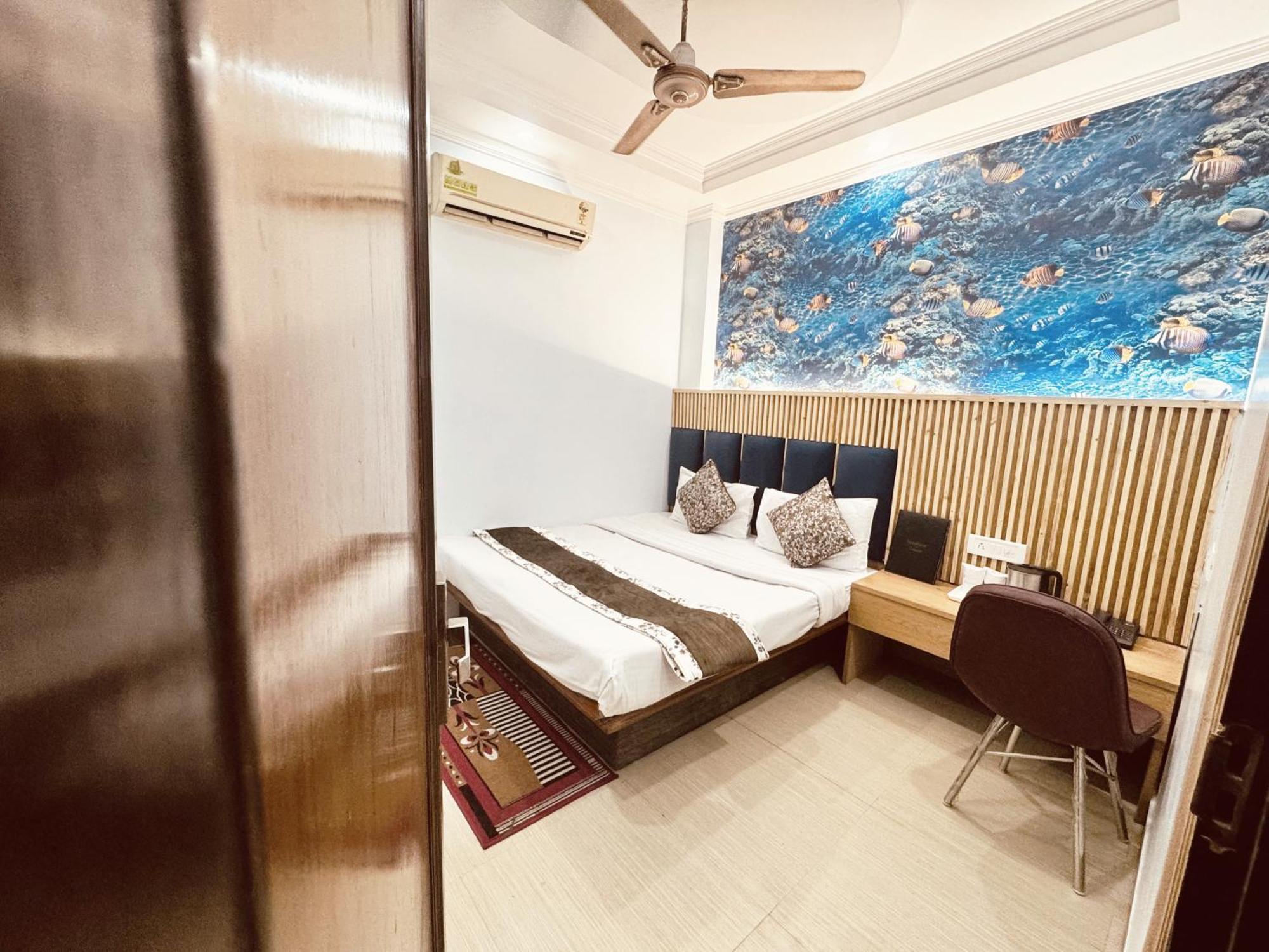 Hotel Jai Balaji, Paharganj, New Delhi Railway Station Bagian luar foto