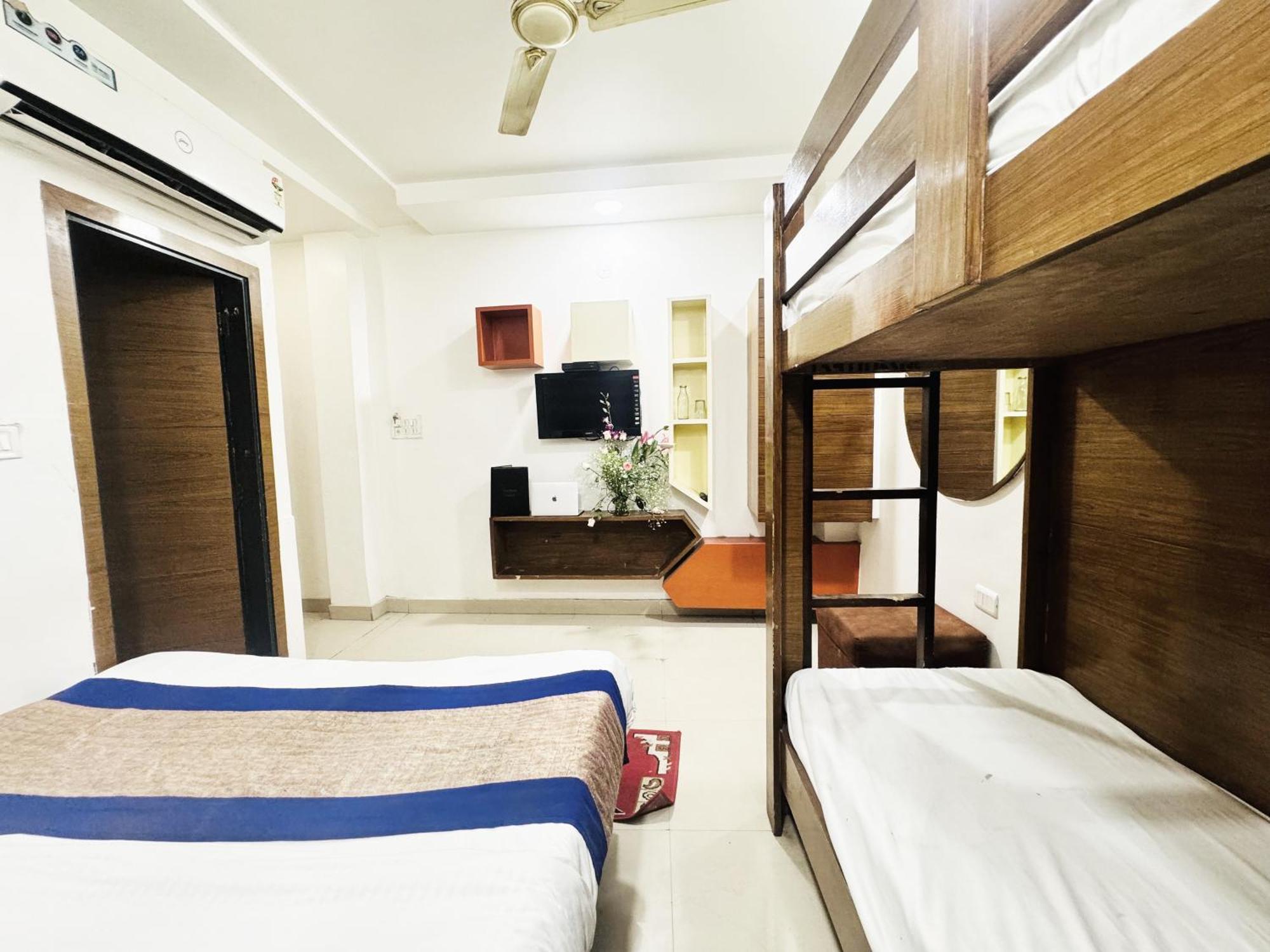 Hotel Jai Balaji, Paharganj, New Delhi Railway Station Bagian luar foto