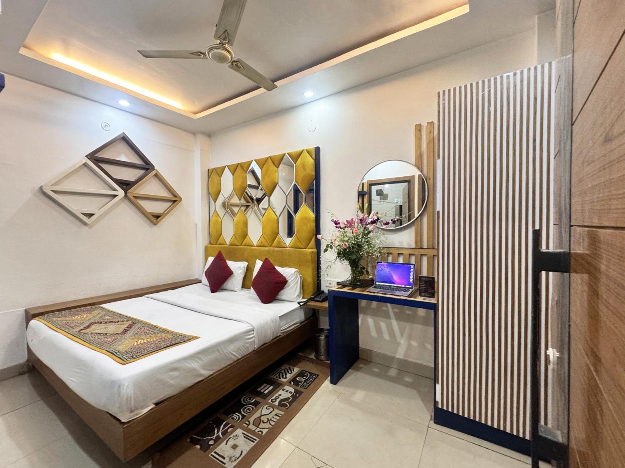 Hotel Jai Balaji, Paharganj, New Delhi Railway Station Bagian luar foto