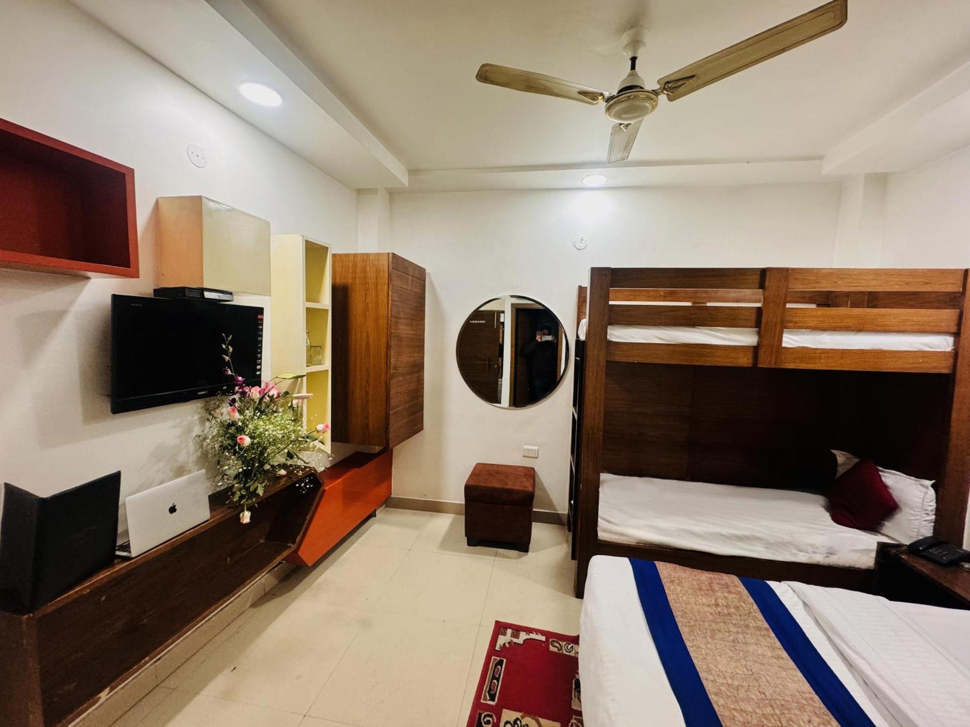 Hotel Jai Balaji, Paharganj, New Delhi Railway Station Bagian luar foto